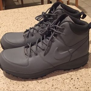 Nike Manoa men’s gray boots shoes workboots Sz 12
